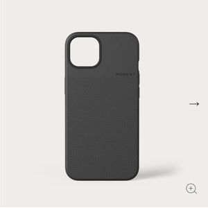 Moment iPhone 13 Pro black phone case and screen protector